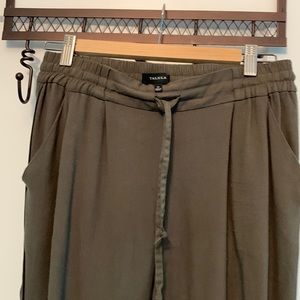 Aritzia Talula Joggers